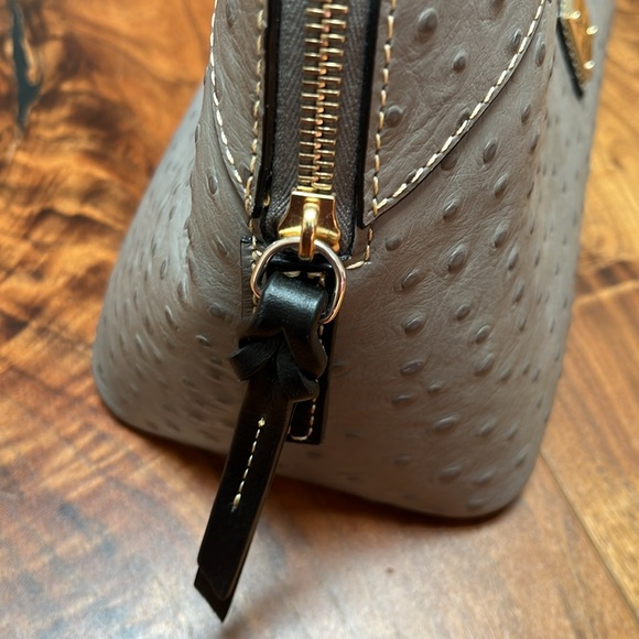 NWOT Dooney Bourke Ostrich Pattern Leather Dome Satchel. - Picture 5 of 13